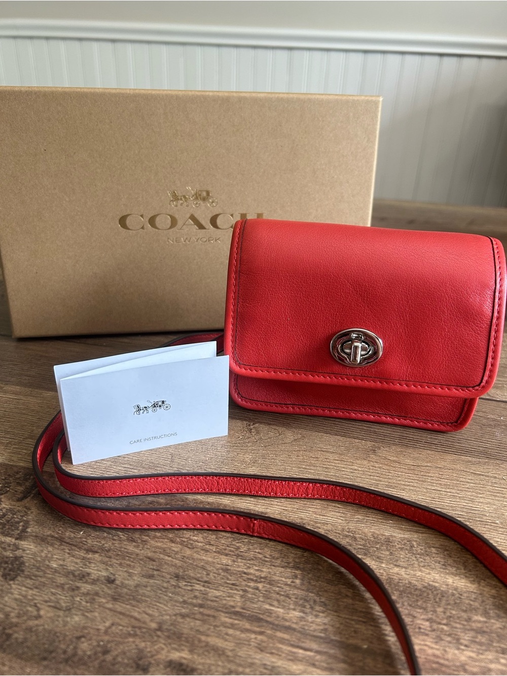 COACH Legacy Leather Mini Crossbody Bag TurnLock Red 48005 LIKE NEW BUNDLE